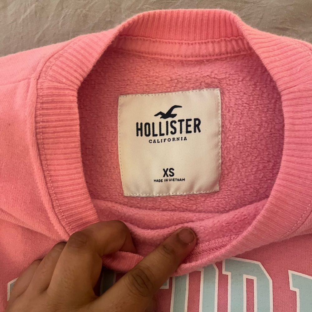 HOT PINK OVERSIZED HOLLISTER SWEATSHIRT NWOT - Picture 2 of 2